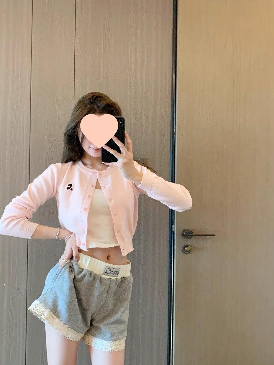 

Весна 2025 Женский Корейский Вышитый Короткий Вязаный Кардиган - Однотонный Приталенный Дизайн 2XL (suitable for 130-145 kg)