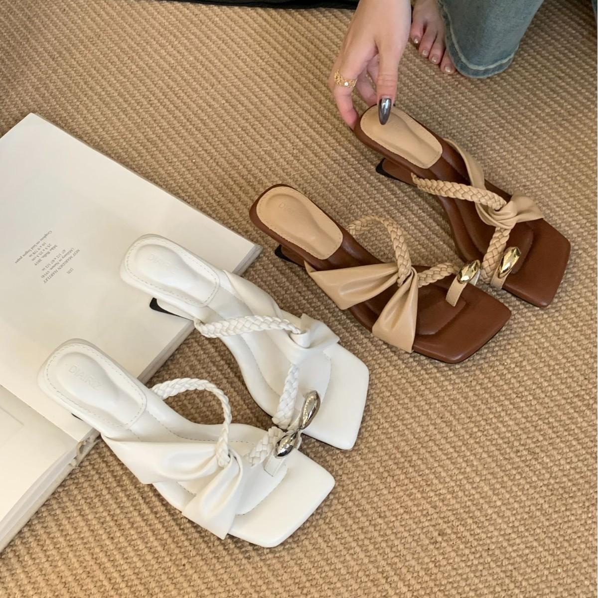 

2025 spring and autumn new fashion versatile cool slippers women wear French small sandals high sense exquisite heels 39 хаки