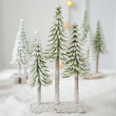 Mini Noel Ağacı Yapay Şişe Fırçası Ağacı Ahşap Tabanlı Küçük Kar Püskürtülmüş Çam Ağacı Kış Masaüstü Ev Dekorasyonu İçin