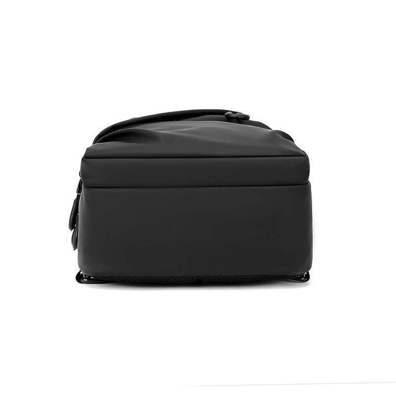 Men's Chest Bag Multi-functional Outdoor Crossbody Bag Water-repellent Shoulder Bag