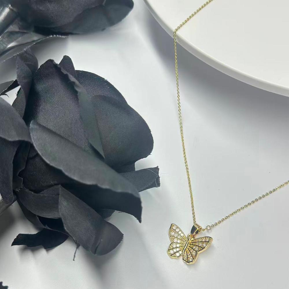 New Trendy Zircon Crystal Pendant Necklace For Women Female Sweet Gold Color Stainless Steel Clavicle Chain Jewelry Wholesale