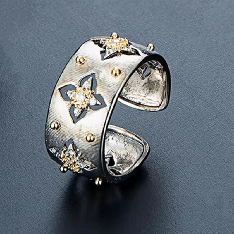 

2025 Hot European and American classic hand-drawn process micro-inlaid four-leaf clover ring, ladies all party gifts resizable