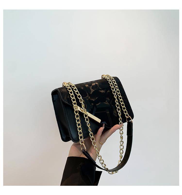 New Small Bag Women's 2025 Spring New Trendy Casual and Beautiful Fashion Small Square Bag Retro Shoulder Messenger Bag Women