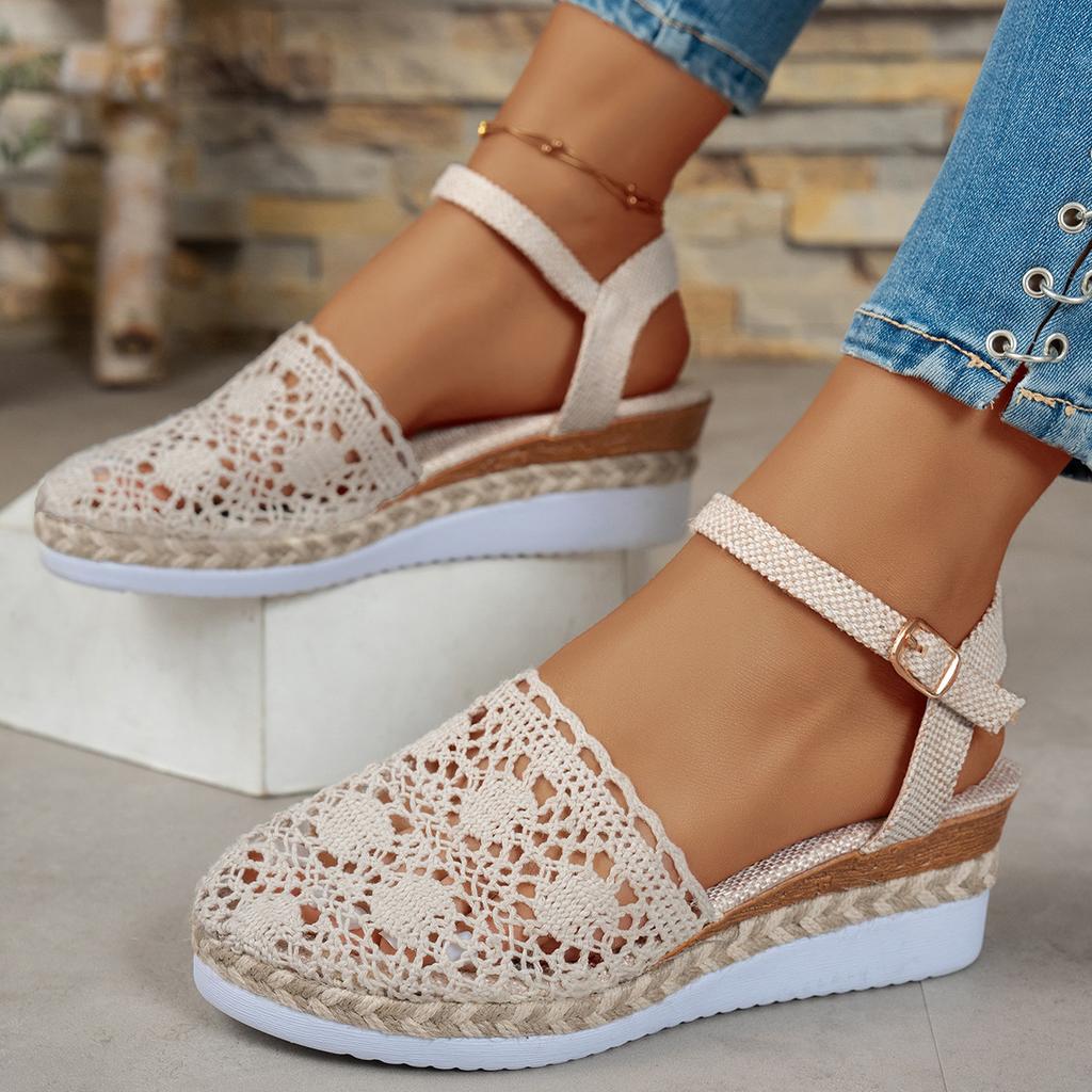 Fashion 2025 Large Size New Roman Shoe Bag Toe, Fashionable Perforated Hemp Rope Anti-slip One-line Sandals with Wedge Heels