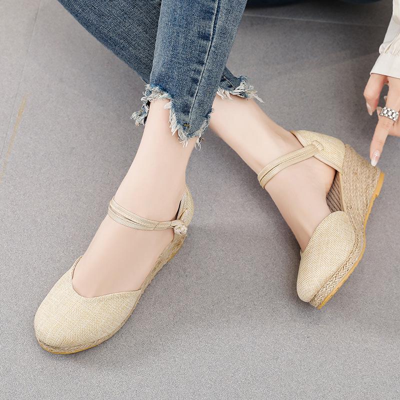 

Женские универсальные летние босоножки на танкетке в корейском стиле: Дышащие туфли на высоком каблуке с одним ремешком для моды и путешествий. Size 35