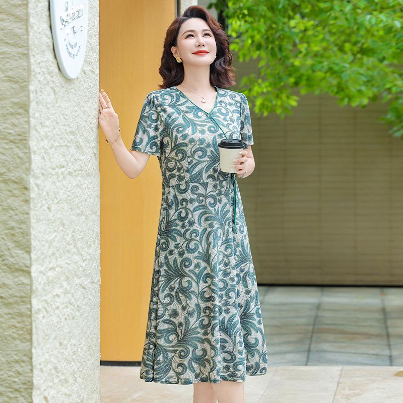 Elegant Floral Mid-Length Summer Dress for Middle-Aged Women