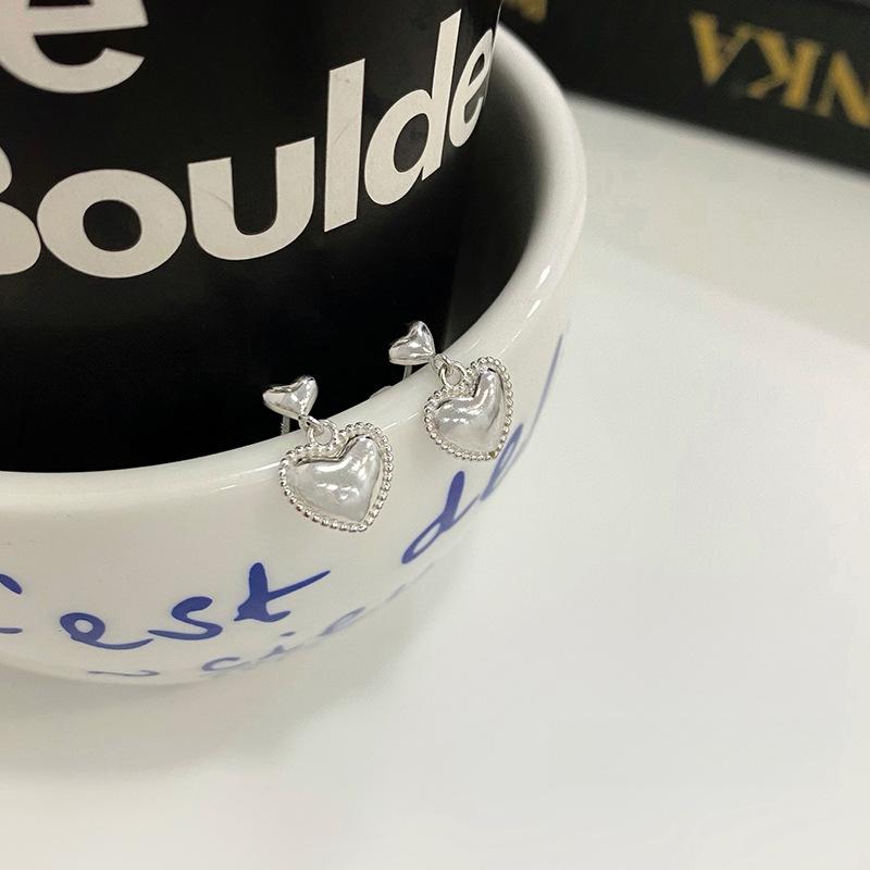 Fashionable Love Earrings for Women Seiko Personalized Sweet and Cool Style New Earrings