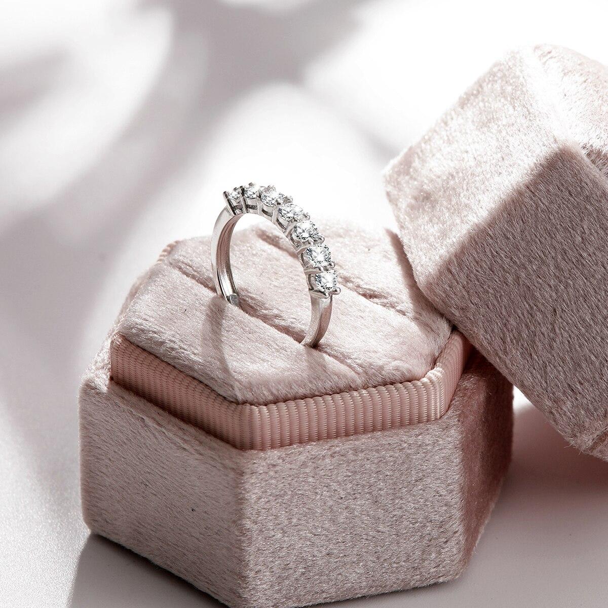 

1pcs Sterling Silver Ring Ladies Luxury Fashion Fine Jewelry Handmade Micro Set Moissanite Seven Princess Live Diamond Ring серебряный