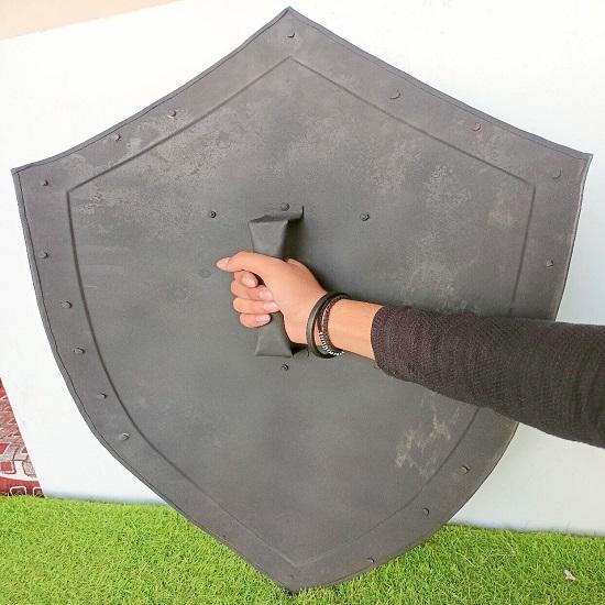 Halloween medeltida lövdesign Svart aluminiumsköld Shield Prop Replica