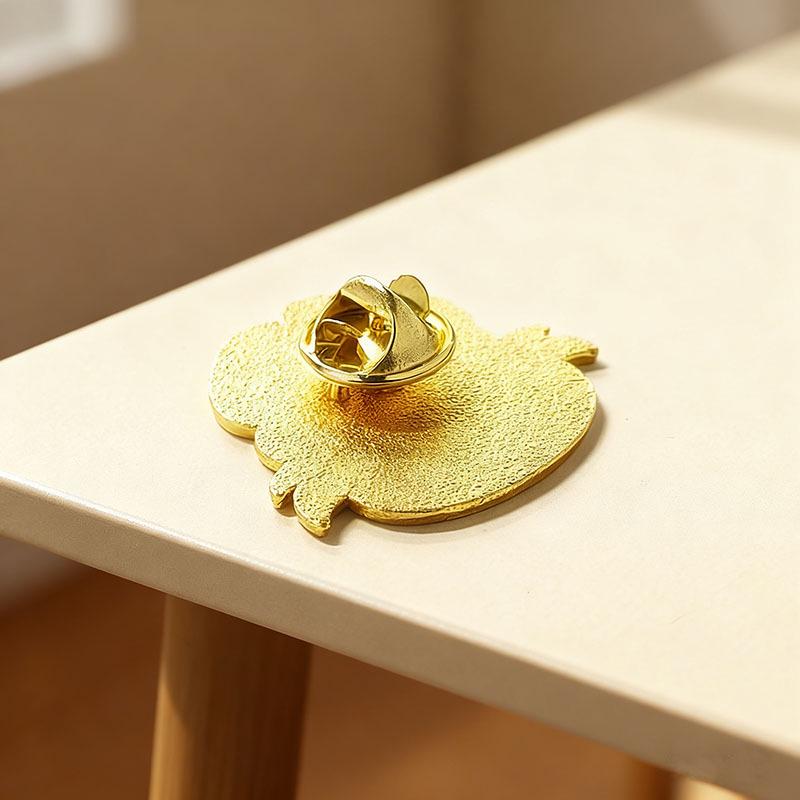 British Commemorative Red Poppy Flower Brooch Badge