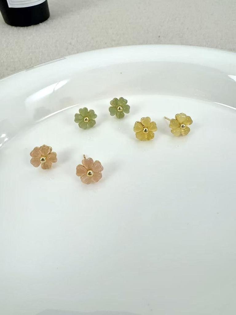 S925 Silver Needle Cat's Eye Flower Earrings - Elegant, Versatile, Light Luxury Design for Women