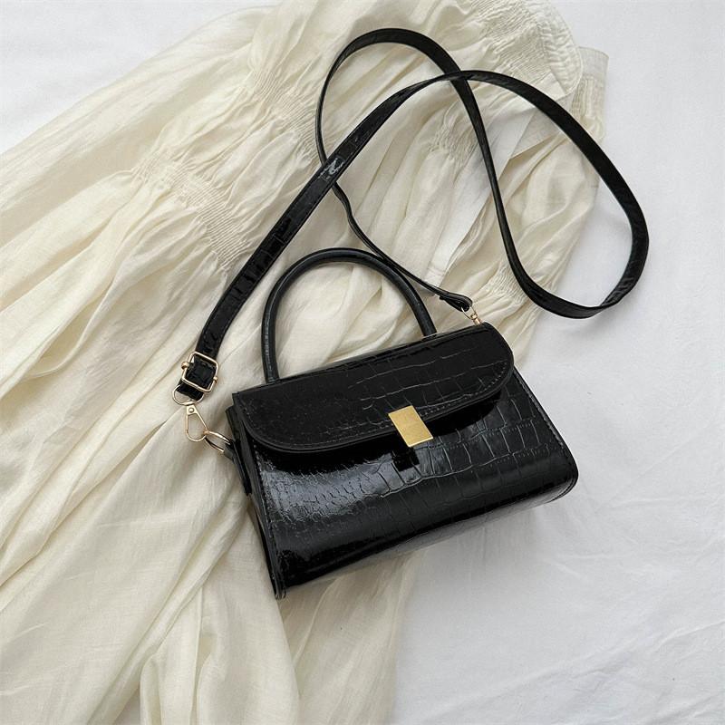 Chic Small Square Handbag With Versatile Pu Material And Modern Crossbody Style For Everyday Fashion Needs чёрный