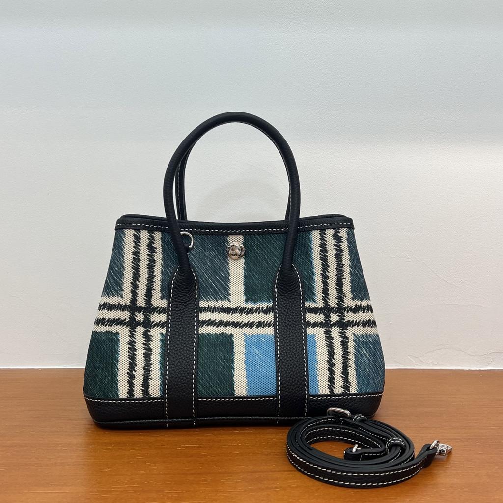 2025 New Style Will Be Equipped With Real Leather Small House Flower Garden Package Hand Delivery Express Package Large Capacity Cross-Border Package
