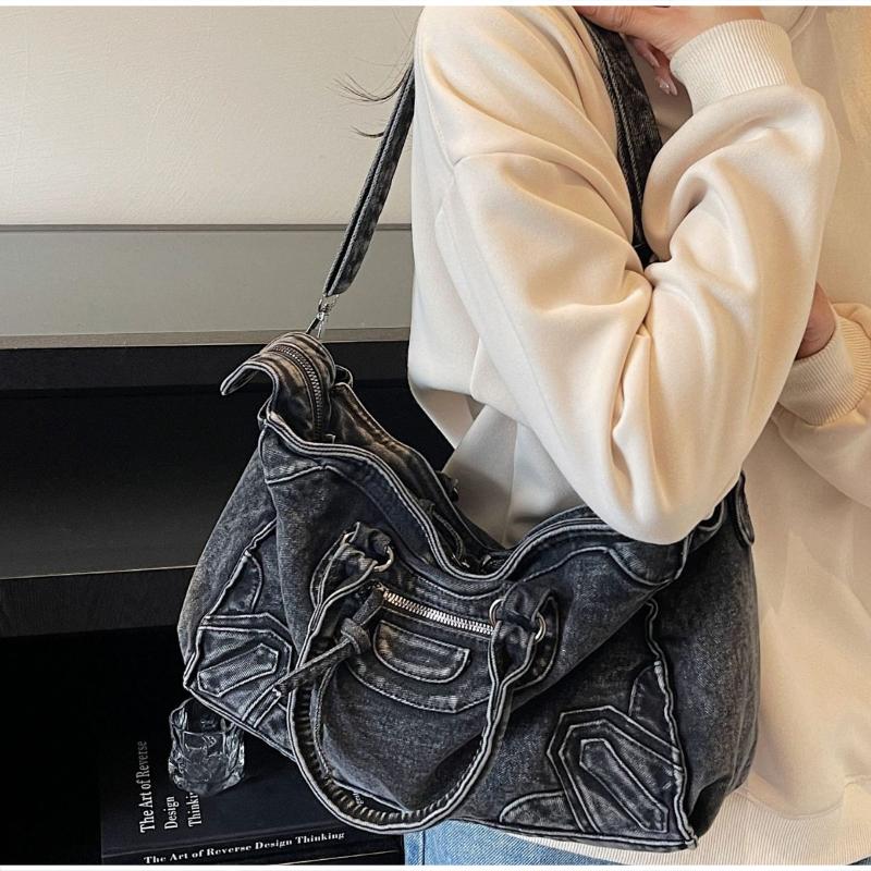 Vintage Washed Denim Tote Bag With Rivet Detail Retro American Style Large Capacity Shoulder Bag For Women Y2k Motorcycle Bag