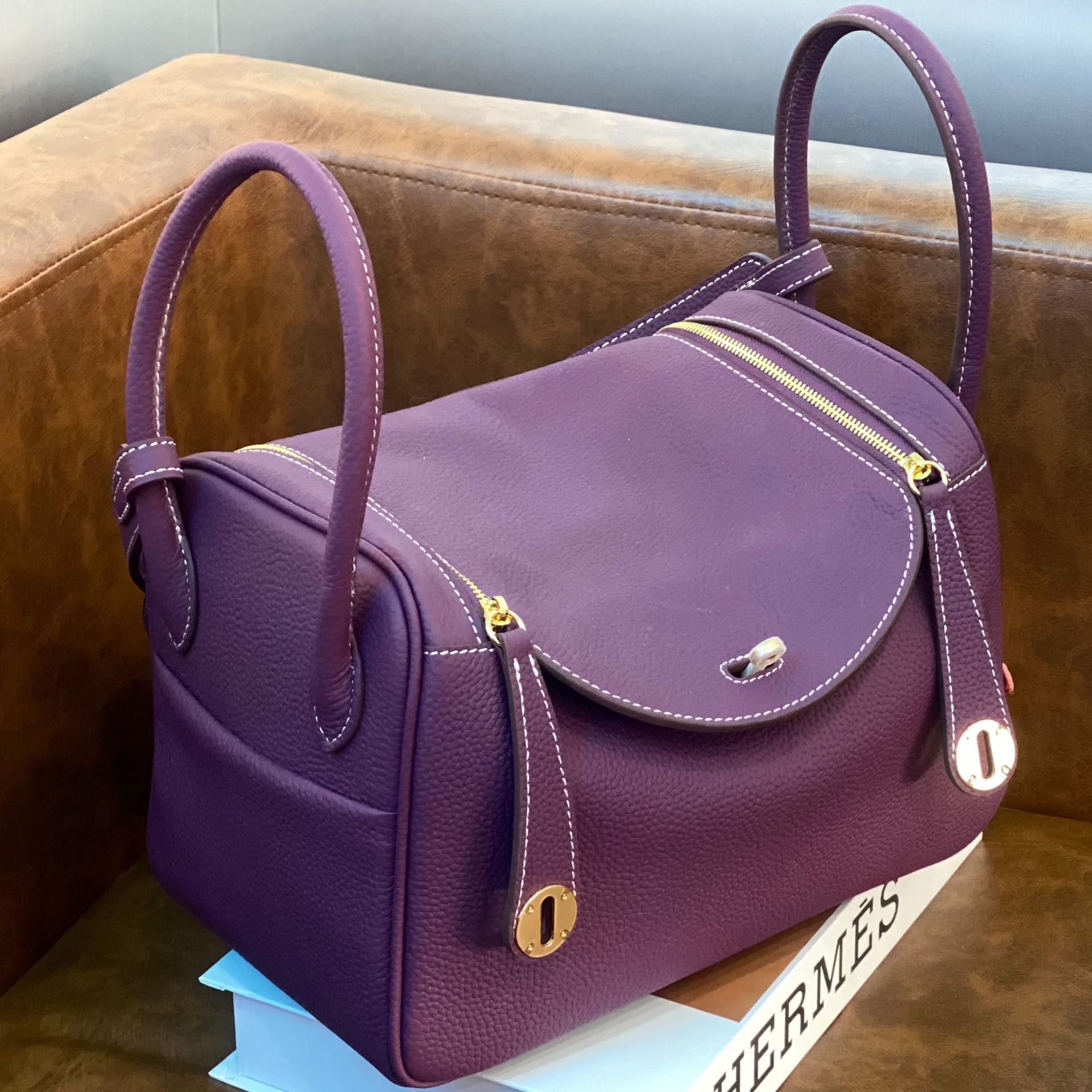 

Женская сумка-доктор Lindy из натуральной кожи - 2022 Lychee Pattern Сумка и сумка через плечо 26cm L x 19cm H x 12cm W