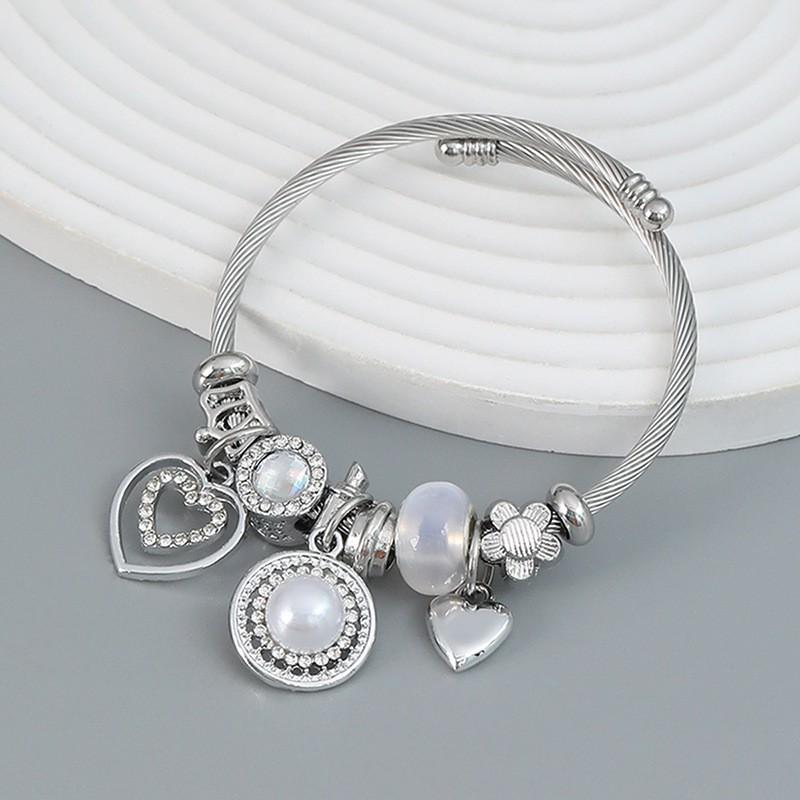 Womens Geometric Heart Charm Bracelet Alloy Jewelry With Rhinestone Accents Ins Style Personalized Gift