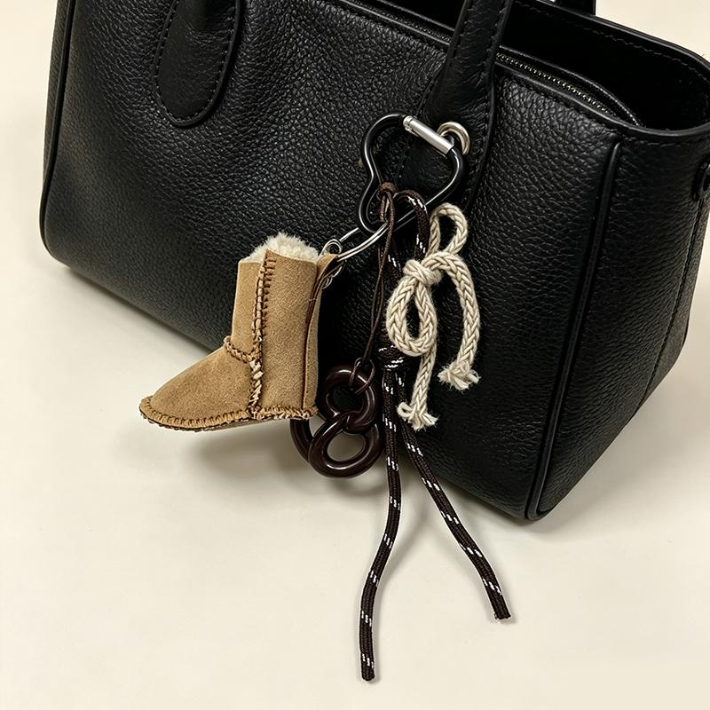 Yogodlns Cute Snow Boots Phone Bag Pendant Chain Accessories Aesthetic Shoes Heart Shape Decoration Charm Keychain Gift