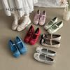 Calzado para mujer – Zapatillas