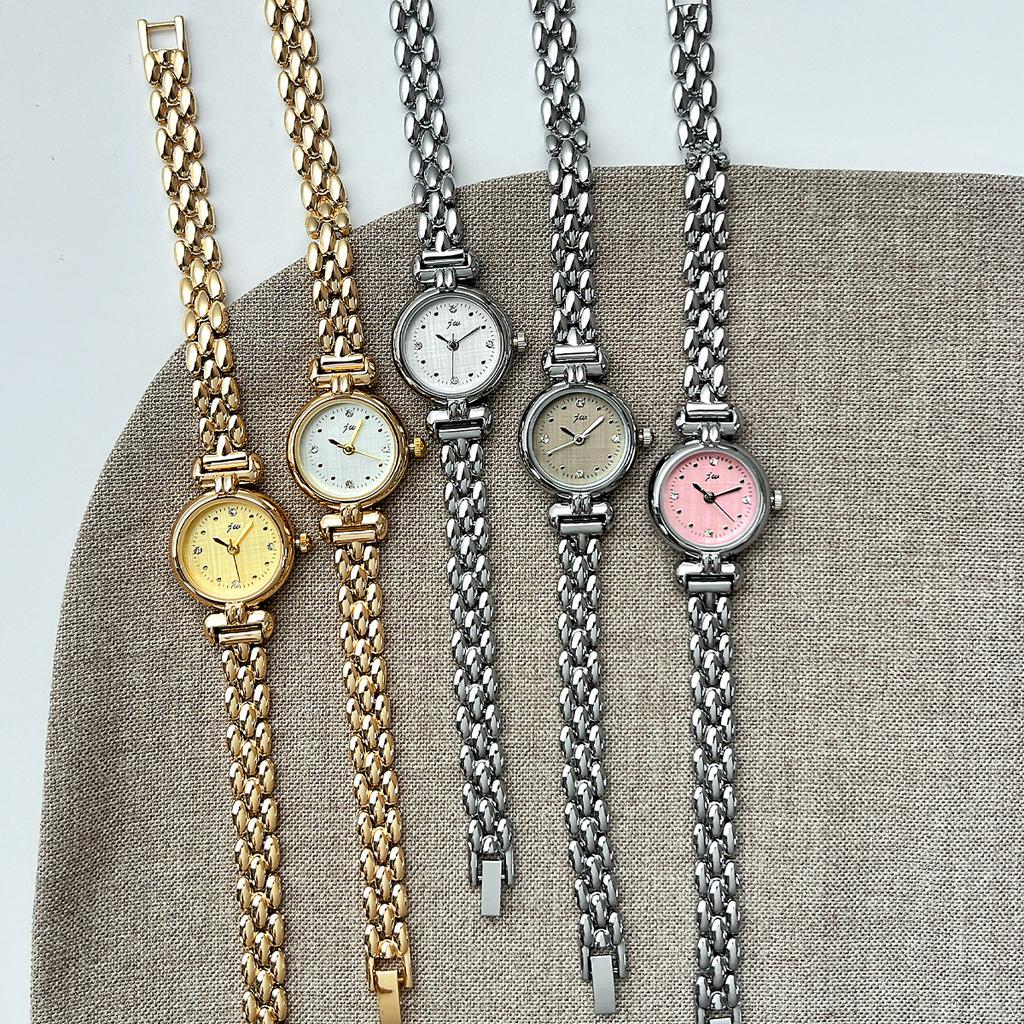 Women's Watch Simple Retro Bracelet Watches Small and Exquisite Versatile Steel Belt Ladies Fashion Quartz Clock Wristwatches