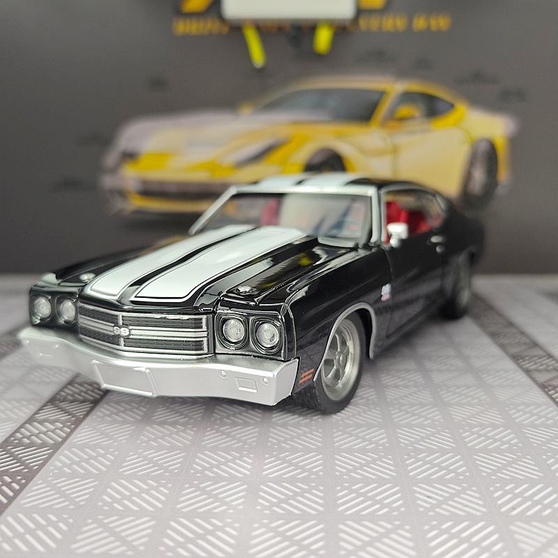 

CCA 1:24 Simulation Chevrolet Chevrolet 454 1970 alloy supercar model with doors that can open sound and light car ornaments