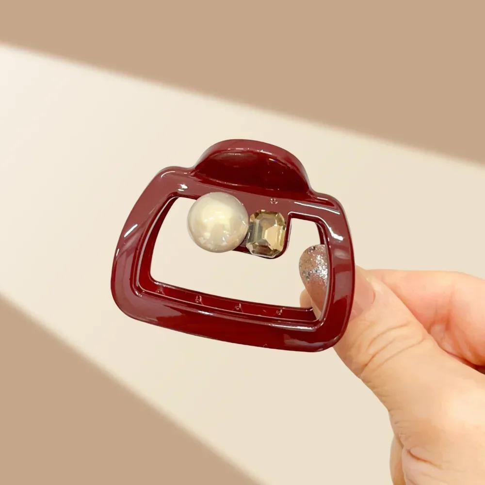 Elegant Crystal Pearl Medium Size Thick Thin Women's Hair Claw Clip Accessories Korean Star Red Black Catch Clamp Girls Headwear