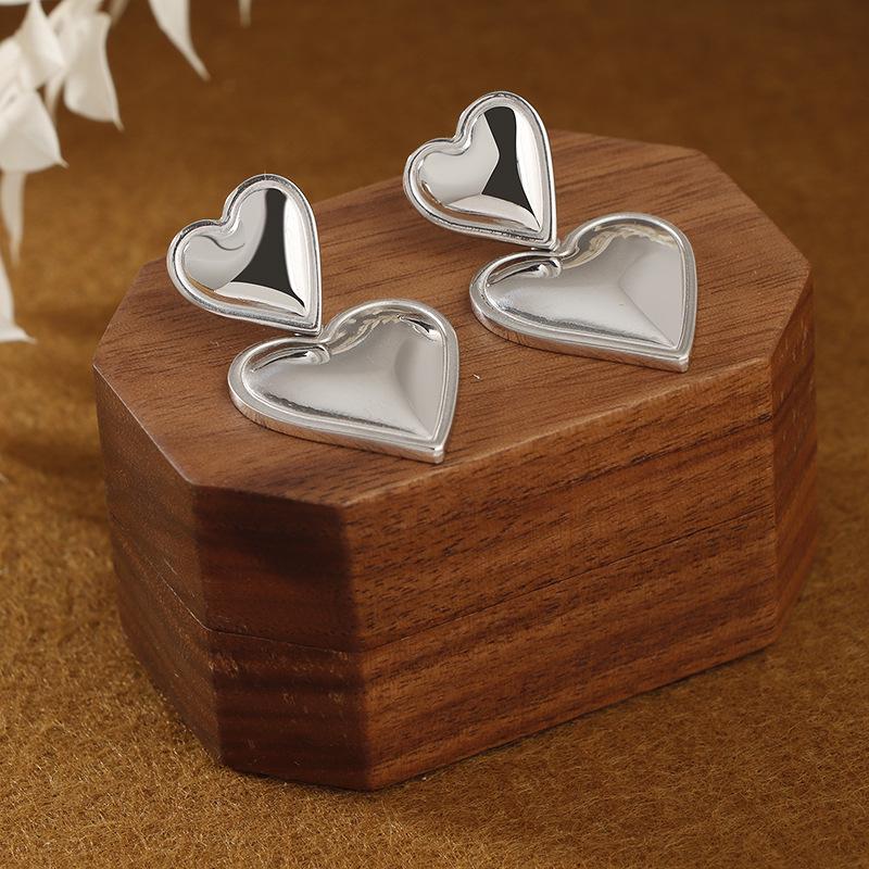 

Серьги-двойные сердца в европейском и американском ретро-стиле — легкая роскошь, титановая сталь, уникальный дизайн, модные женские весенние и летние украшения.