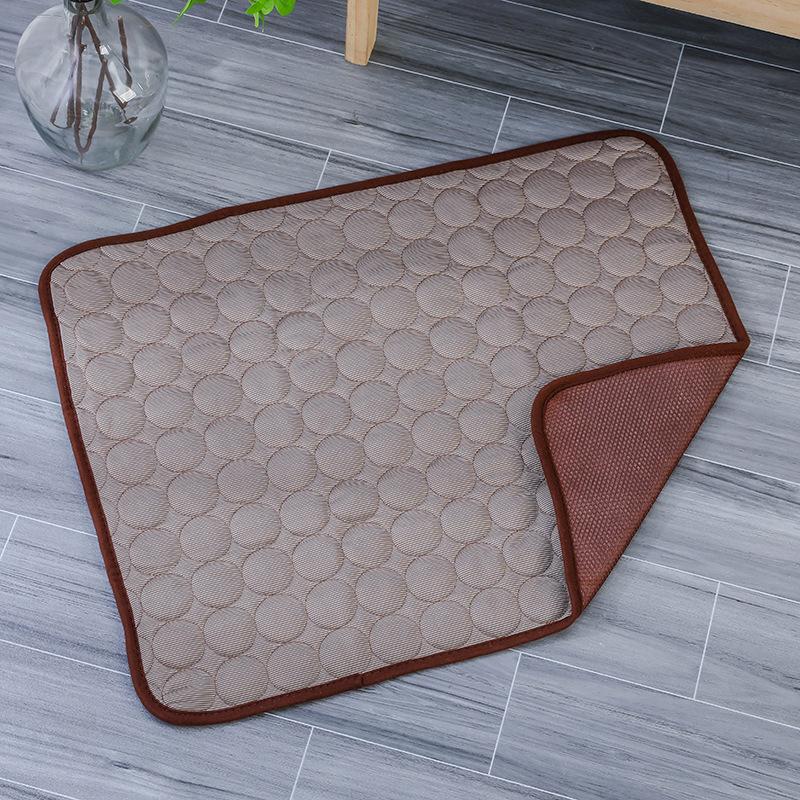 Letnia podkładka chłodząca dla zwierząt z lodowego jedwabiu poduszka na sofę oddychająca antypoślizgowa odporna na ugryzienia legowisko lodowa podkładka letnia chłodząca podkładka dla psa