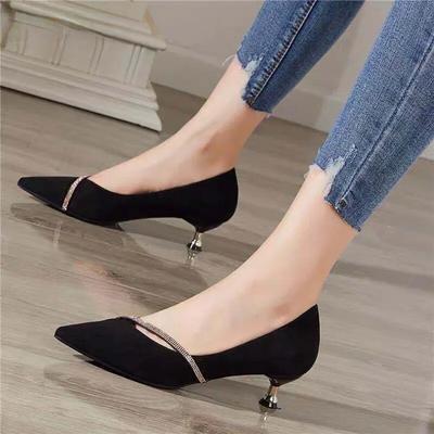 Sapatos femininos de salto baixo com alça oblíqua de uma palavra, todos combinados, pequenos e frescos com strass