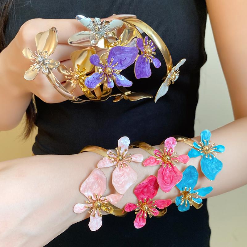 Bohemian Irregular Dripping Oil Flower Cuff Bracelets For Women Multi-Color Punk Metal Armband Open Bangles Holiday Jewelry