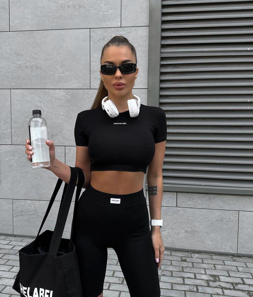Set di abbigliamento sportivo da jogging più venduto: T-shirt a Maniche Corte Monocolore & Pantaloncini a Cinque Punti - Set Due Pezzi per Europa & America