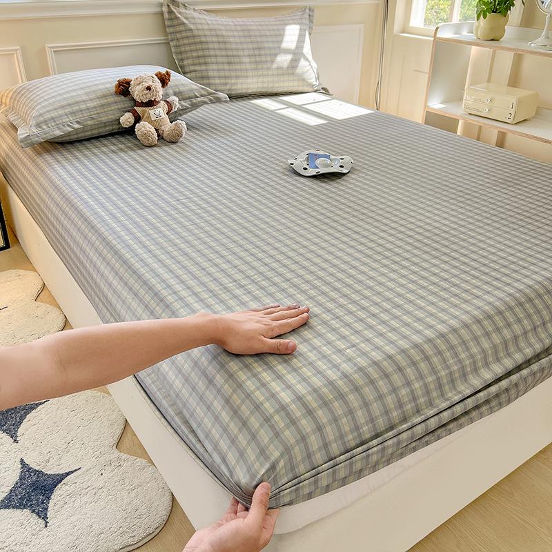Solid Color Washed Cotton Fitted Sheet with Non-Slip Design and Skin-Friendly Pillowcase