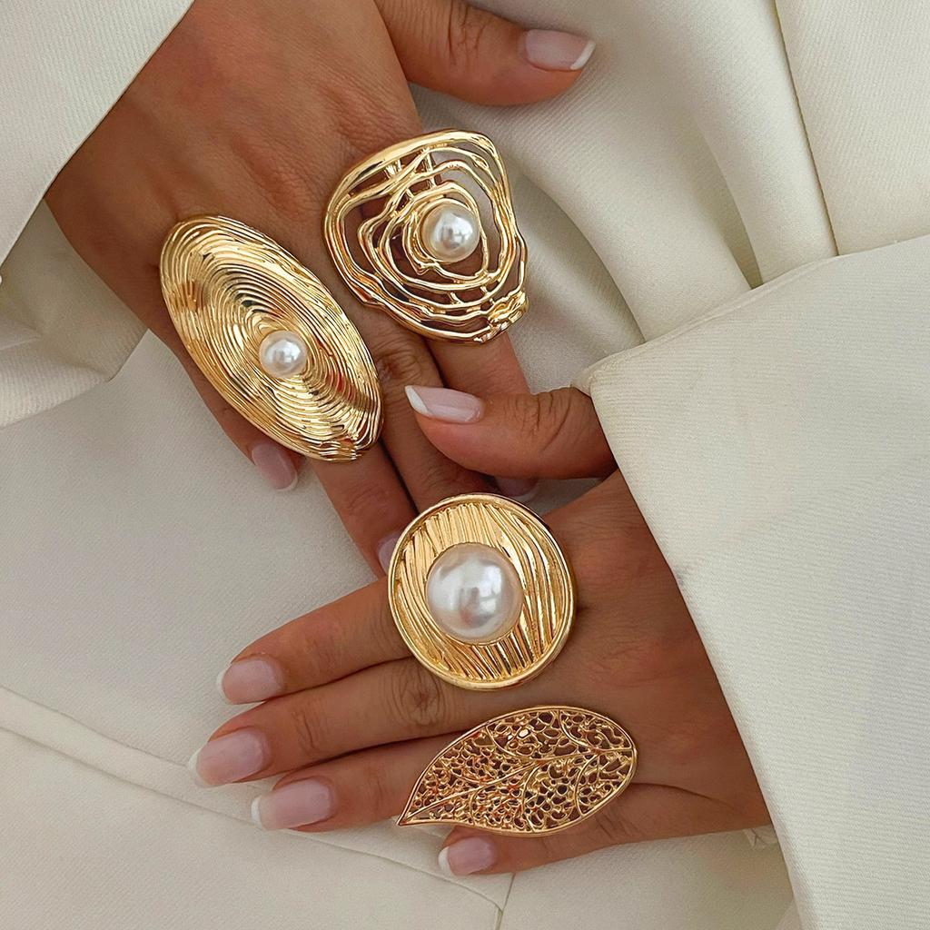 Exaggerated Metal Wind Pleated Imitation Pearl Ring, Personalized Sweet Line Open Ring