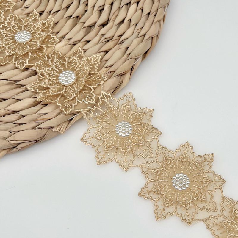 Exquisite Embroidered Organza Lace Flower Applique Patches Can Be Used To Decorate Felt Paintings Picture Frames Clothes and Hat