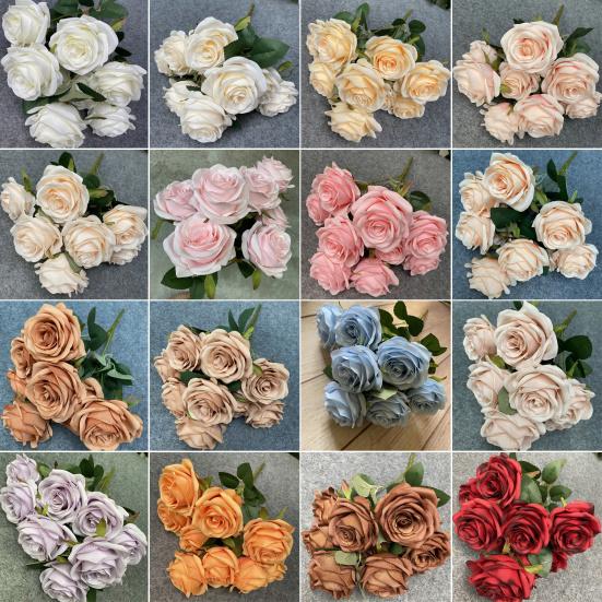 Bel fiore artificiale dall'estetica vivida, senza irrigazione