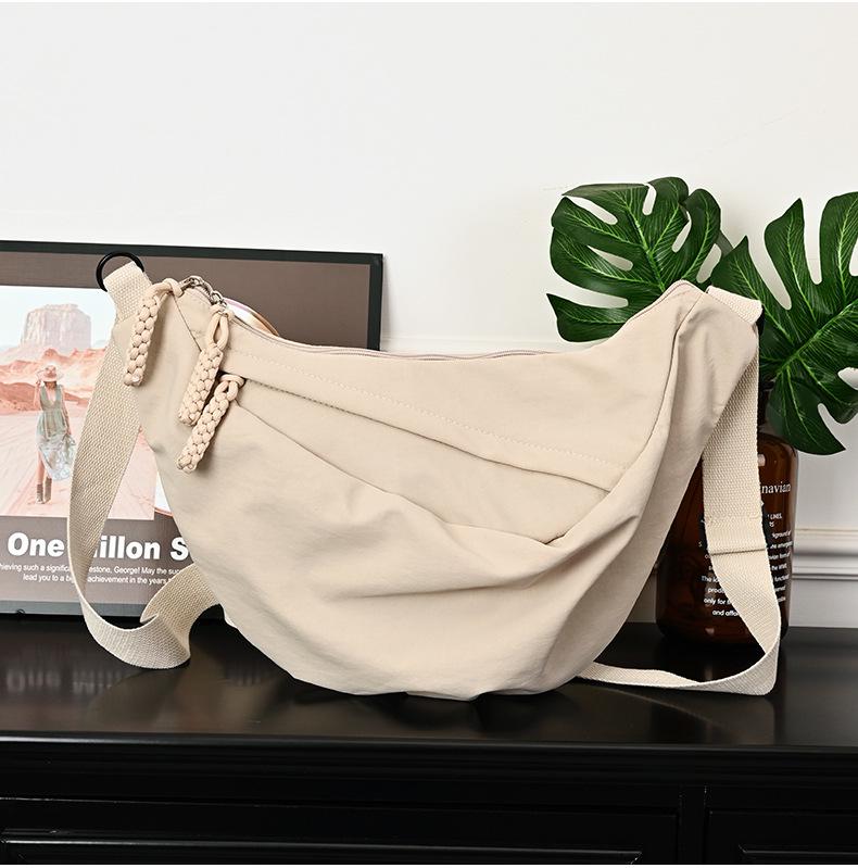 Women's Crossbody Dumpling Bag: Versatile Solid Color Casual Sports Shoulder Bag