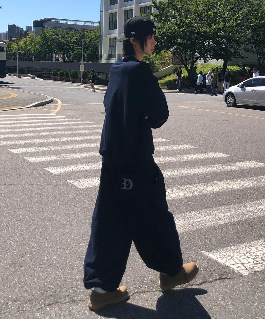 Dibellobeu Classic Embroidered Logo Wide Jogger Pants_Navy