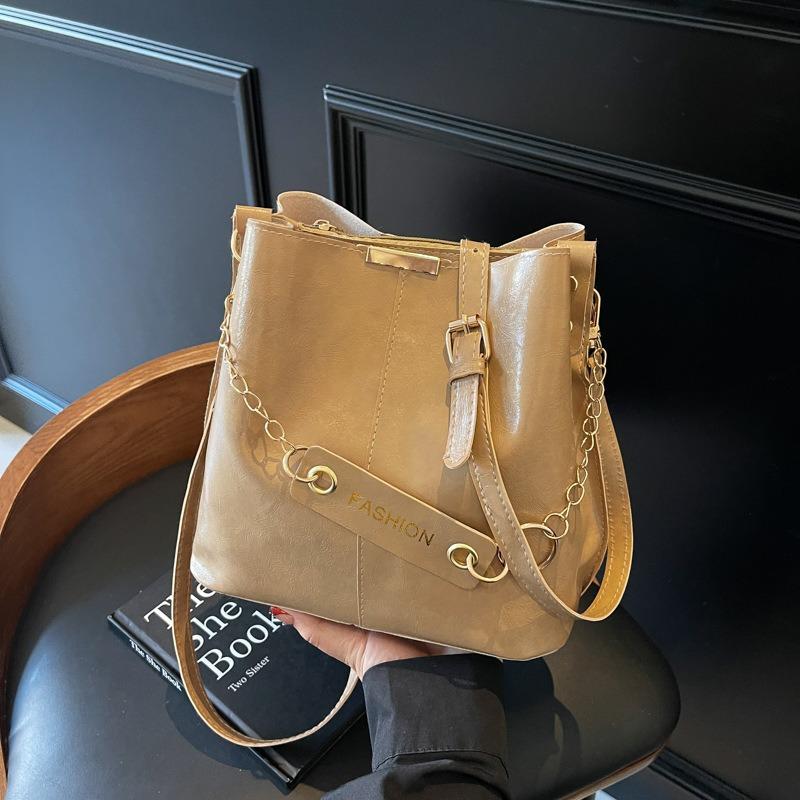 Vintage Maillard Premium Niche Design Tote Bag Women's Versatile Commuter Large Capacity Personalized Messenger Bag