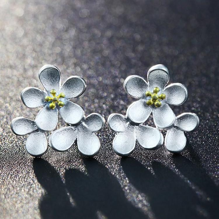 Sterling Silver Fashionable Sweet Small Fresh Flower Stud Earrings, Female Creative Petals Literary And Exquisite Ear Jewelry