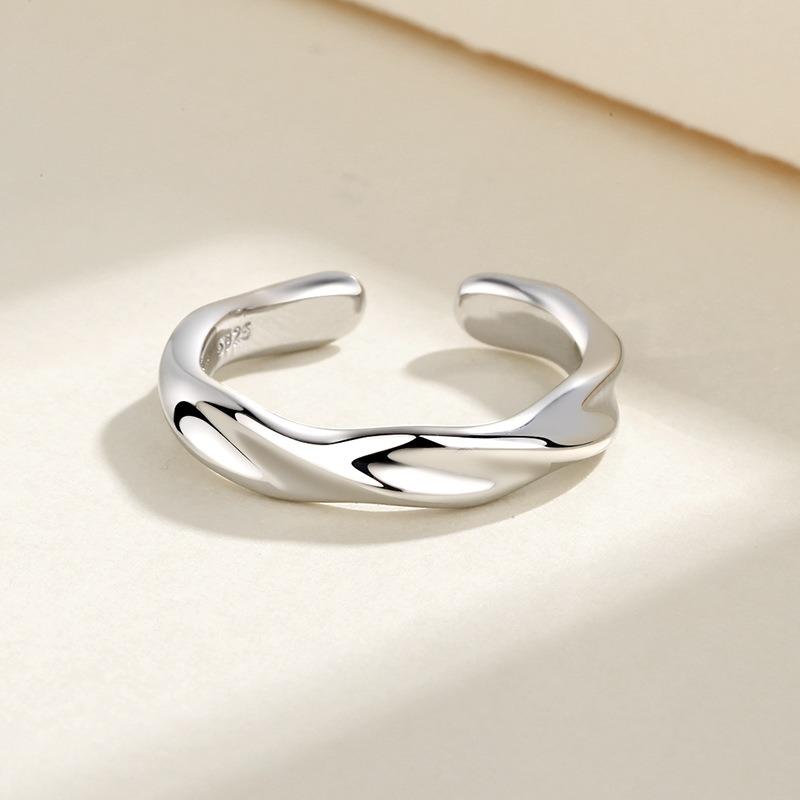 

Classic Simple Mobius Couple Rings for Women Men Personality Silver Color Stainless Steel Finger Party Jewelry Gift Colorfast resizable серебряный