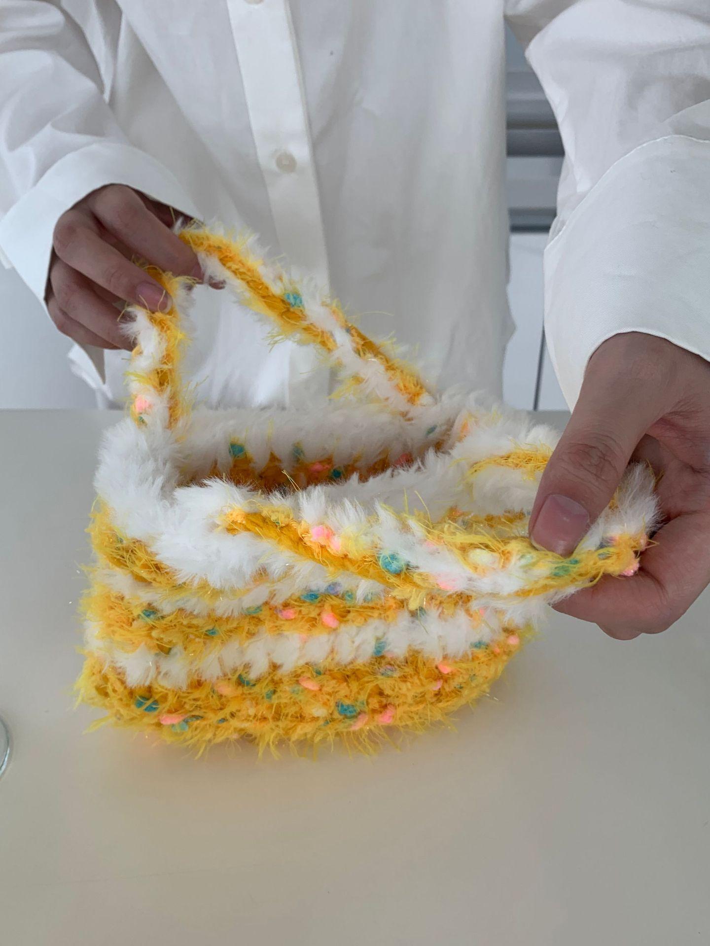 

Mao Mao color matching mix and match handbag wool knitting trendy brand casual wrist bag жовтий