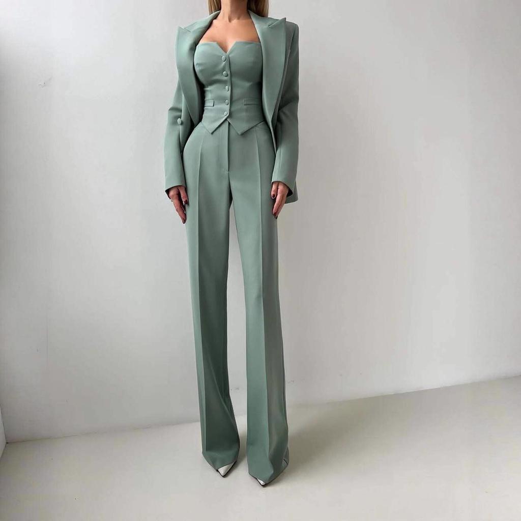 Costum de modă pentru femei 2025: Set de Jachetă, Top Camisolă și Pantaloni cu Nasturi în Stil European și American