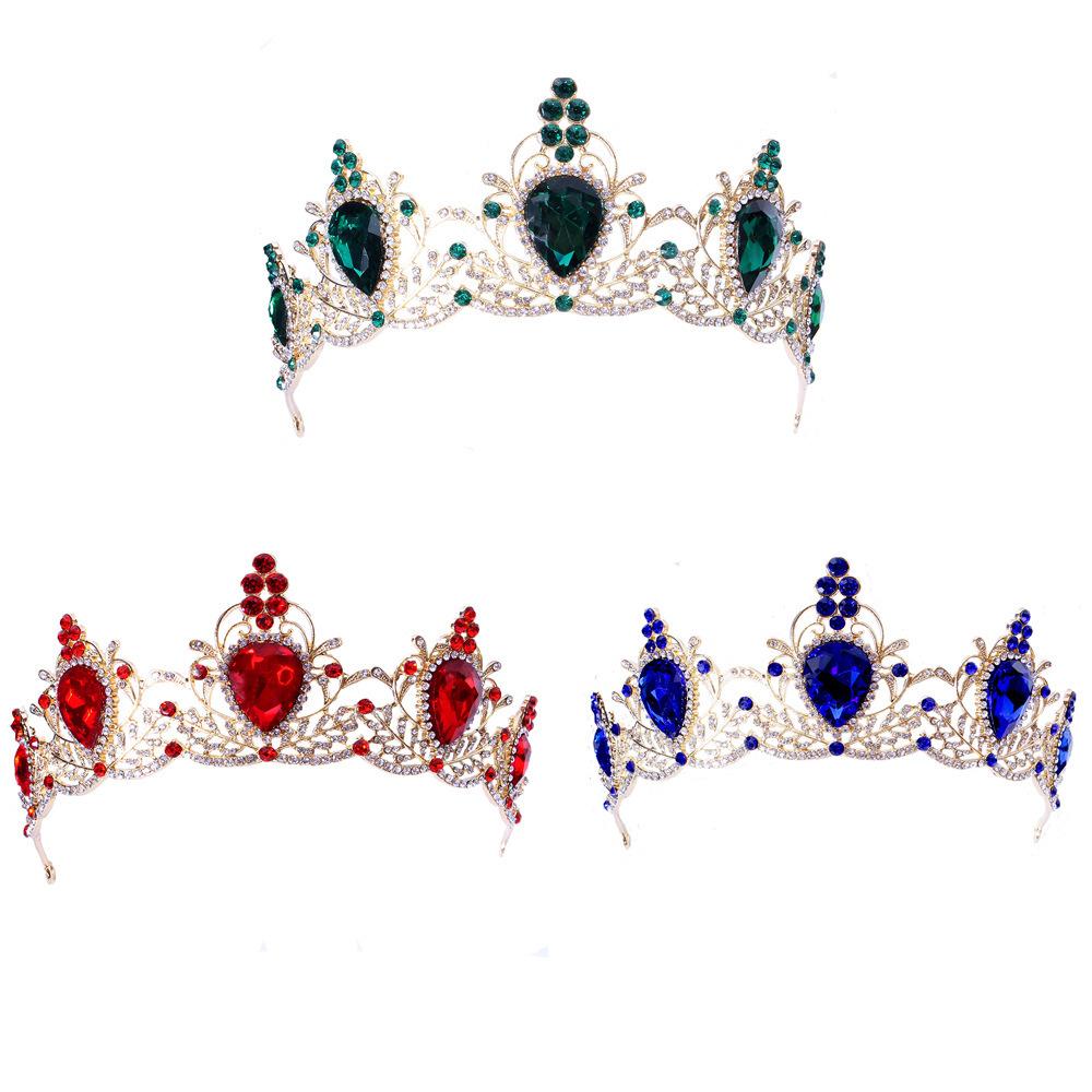 A Baroque Teardrop Diamond Princess Crown of The Same Style As The Bride's Crown in Europe and America for A Birthday Performance