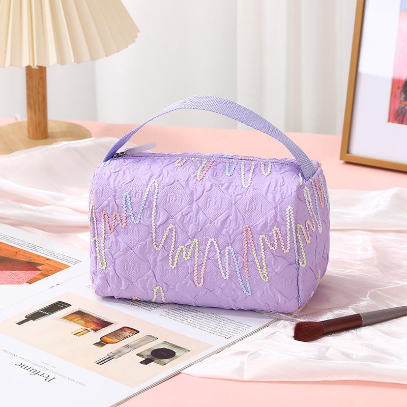 

Korean-Style 2025 Summer Nylon Makeup Bag: Portable, Versatile, High-Value Lipstick Storage