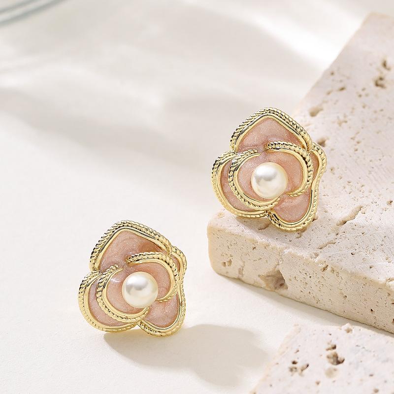 European and American fashion exquisite enamel drop glaze three-dimensional camellia pearl stud earrings light luxury elegant commuter earrings