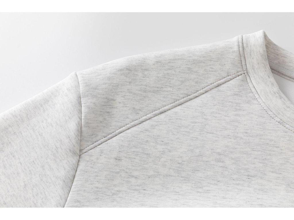 Men's Raglan Hoodie: Casual Round Neck, Long Sleeve, Plus Velvet, Thickened Base Layer for Spring, Autumn, and Winter.