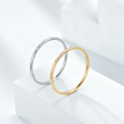 Inele din Oțel Inoxidabil pentru Femei Placate Pavate cu Zirconii Mici Inel Stackable Culoare Aurie Inel Subțire Cadou