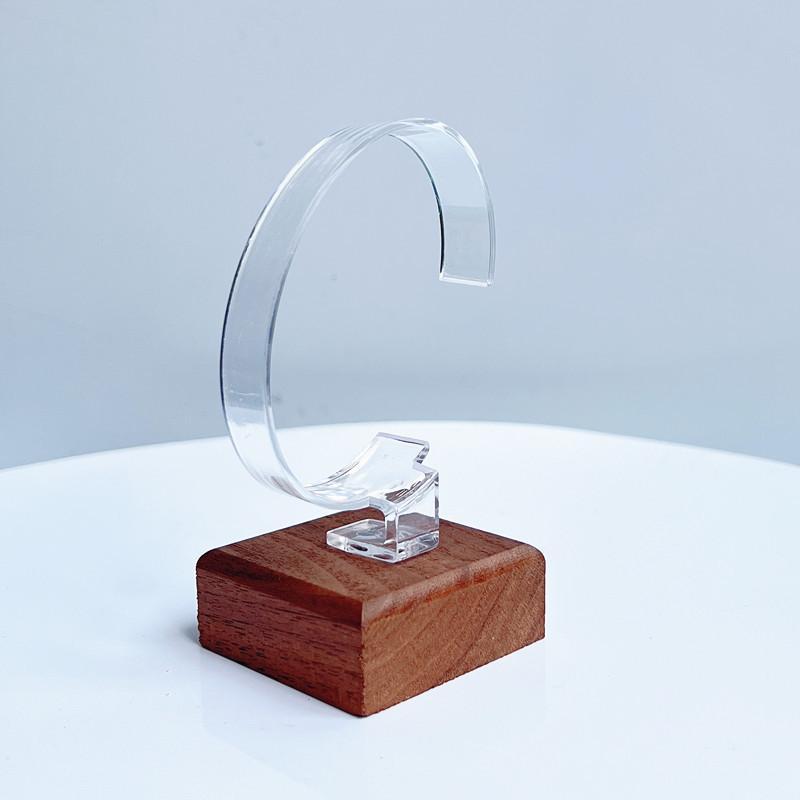 Kratzfester Holz-C-förmiger Uhrenhalter 1 Stück Schmuck-Ausstellungsständer für Armbandgeschäft Vitrinenverwendung