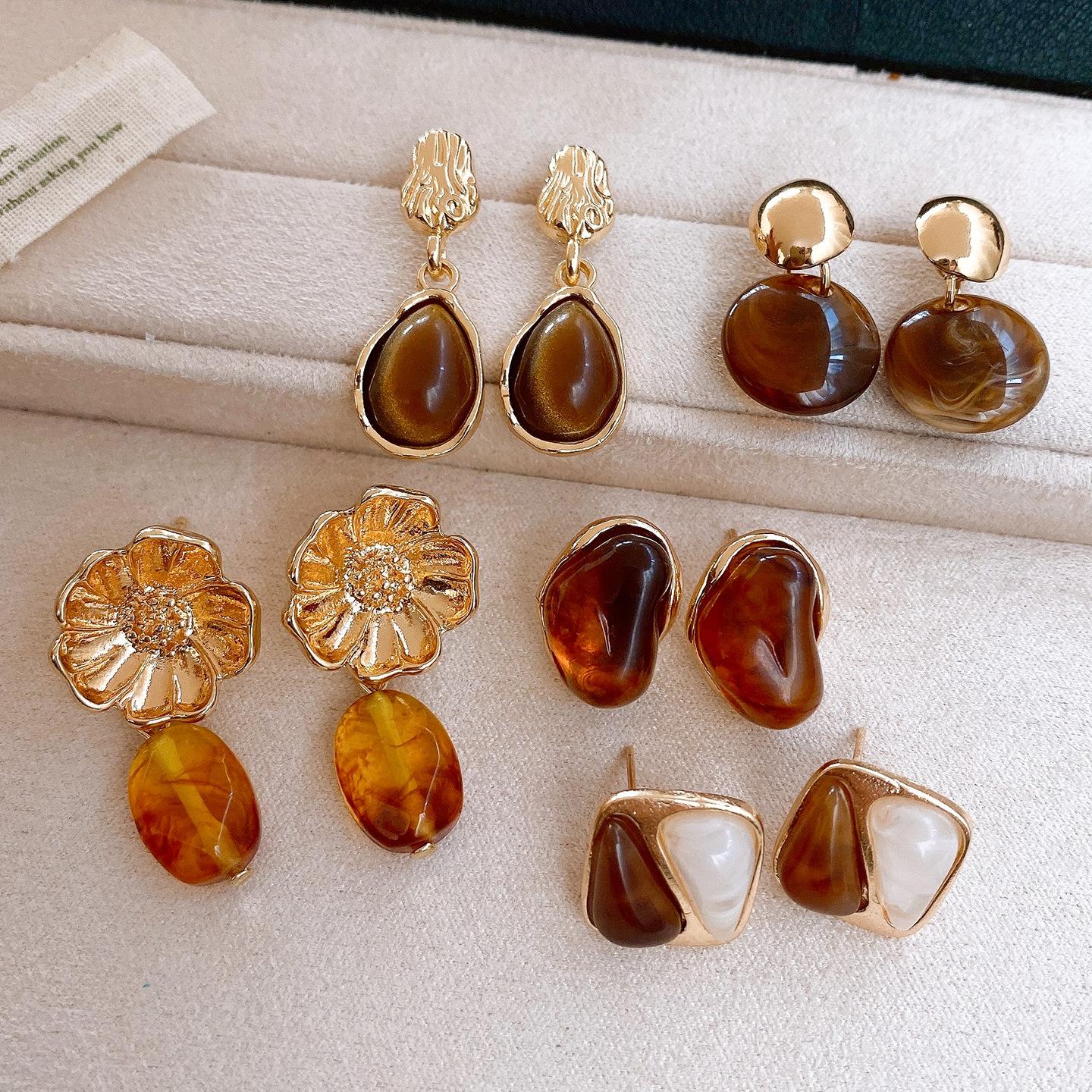 Vintage Maillard Coffee Color Resin Geometric Stud Earrings Niche Earrings Personality Earrings