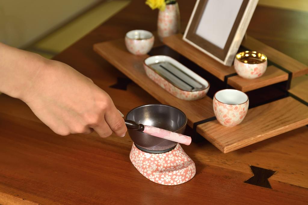 Sunmany Mini Orin Authentic Arita Ware Made In Buddhist Modern Buddhist Bell Miyazakura Nail Daily Memorials On Even In Small Made of Diminent Rin