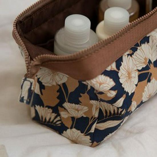 Portable Large-Capacity Multifunctional Makeup & Cosmetic Travel Organizer